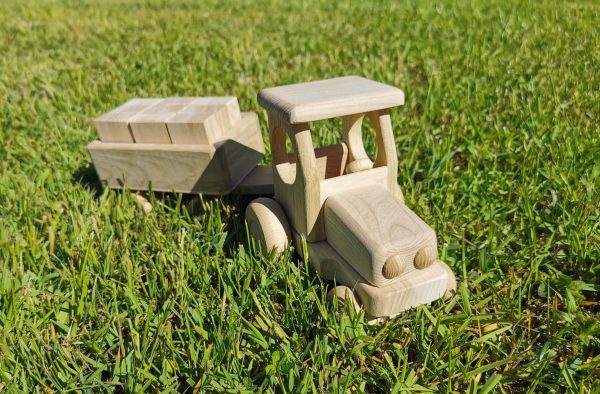 Žaislinis medinis Traktorius su priekaba